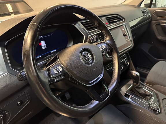 Volkswagen Tiguan 11 of 30