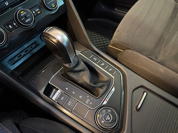 Volkswagen Tiguan 12 of 30