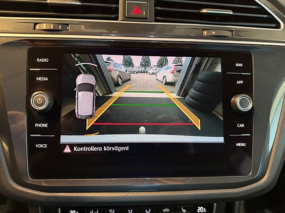Volkswagen Tiguan 16 of 30