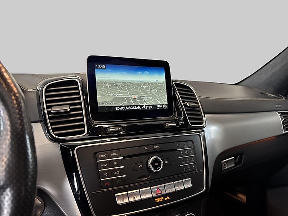 Mercedes-Benz GLS63 13 of 24