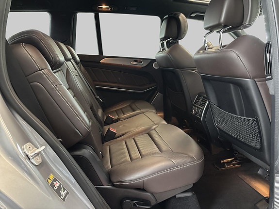 Mercedes-Benz GLS63 17 of 24