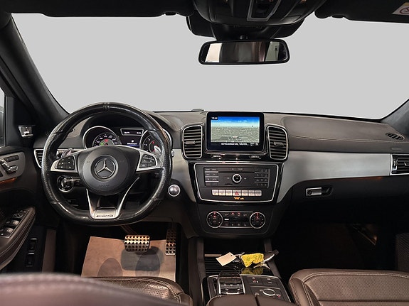 Mercedes-Benz GLS63 10 of 24
