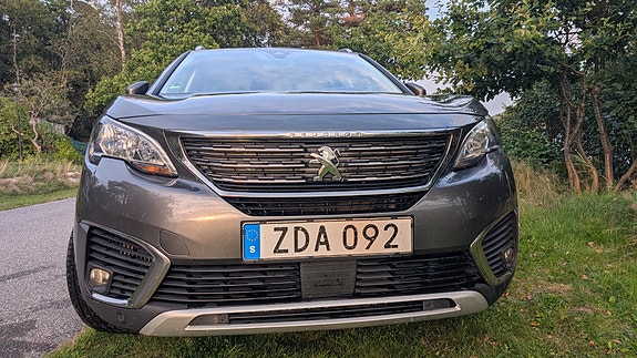 Peugeot 5008 2 of 6