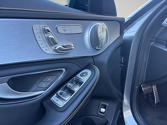 Mercedes-Benz C63 10 of 17
