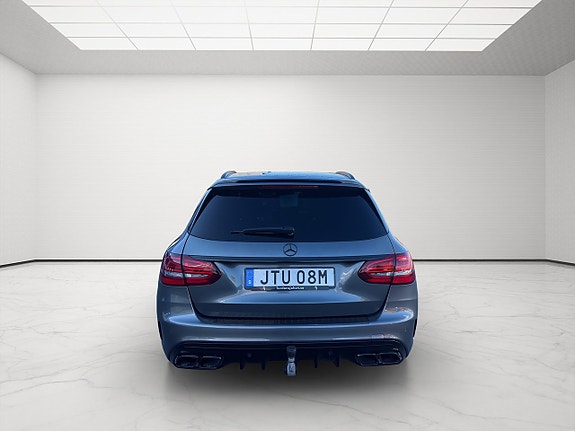 Mercedes-Benz C63 4 of 17