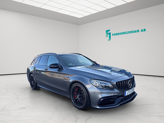Mercedes-Benz C63 7 of 17