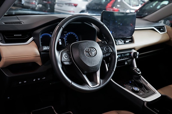 Toyota RAV4 11 of 28