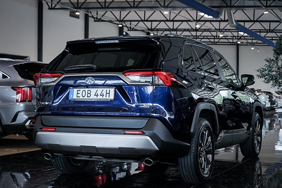 Toyota RAV4 5 of 28