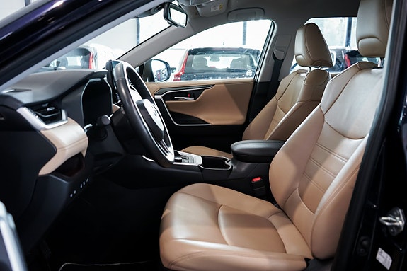 Toyota RAV4 23 of 28