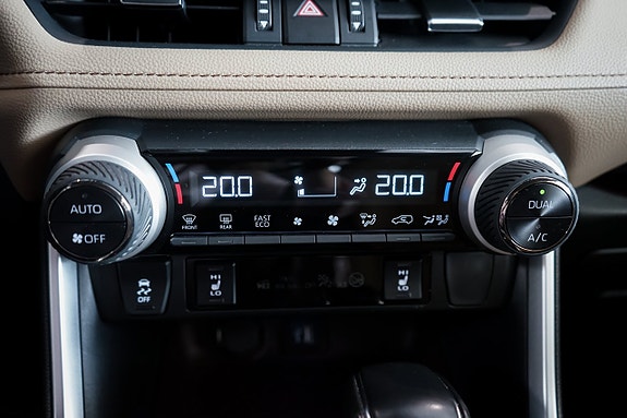Toyota RAV4 16 of 28