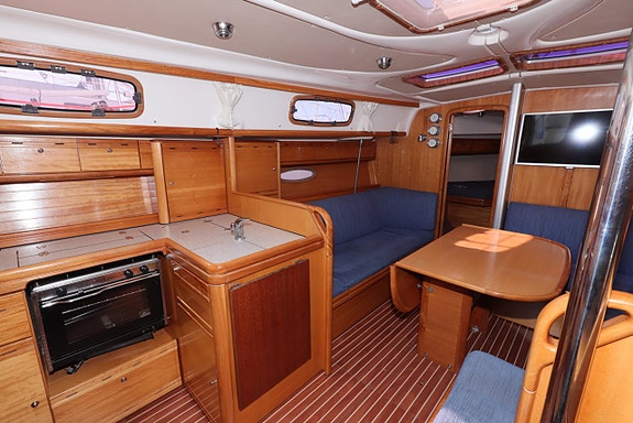 Bavaria 37 CR 10 of 24