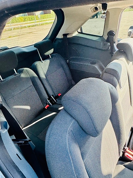 Ford Grand C-MAX 13 of 25