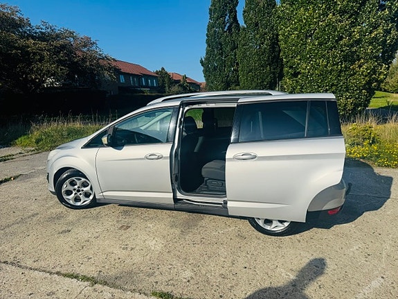 Ford Grand C-MAX 6 of 25