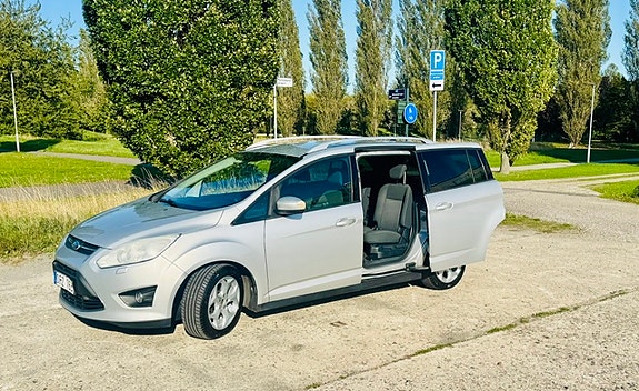 Ford Grand C-MAX 8 of 25