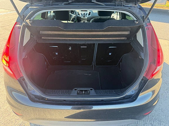 Ford Fiesta 21 of 23