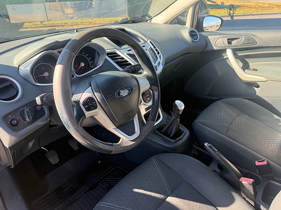 Ford Fiesta 12 of 23