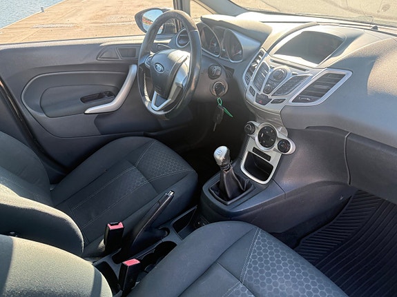 Ford Fiesta 9 of 23