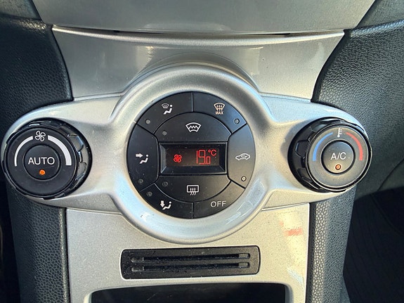 Ford Fiesta 18 of 23