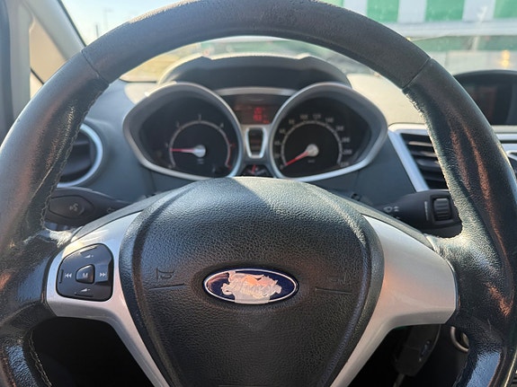 Ford Fiesta 15 of 23