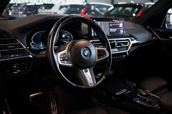 BMW iX3 10 of 27