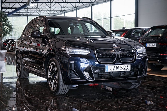 BMW iX3 3 of 27