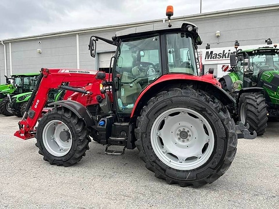 Massey Ferguson 5713 SL D6 4 of 16