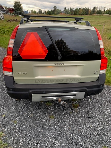 Volvo XC70 2 of 4