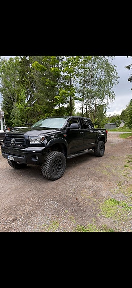 Toyota Tundra 6 of 9