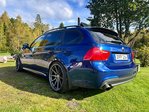 BMW 330d 4 of 7