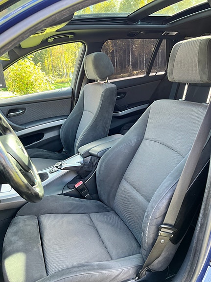 BMW 330d 6 of 7