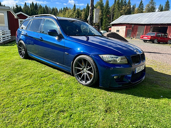 BMW 330d 2 of 7