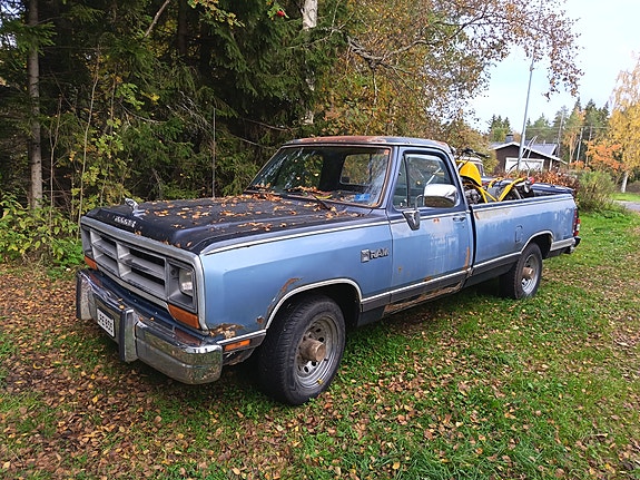 Dodge RAM 250 3 of 6