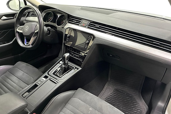 Volkswagen Passat 15 of 27