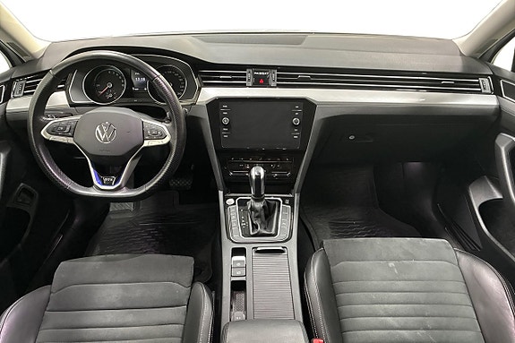 Volkswagen Passat 12 of 27