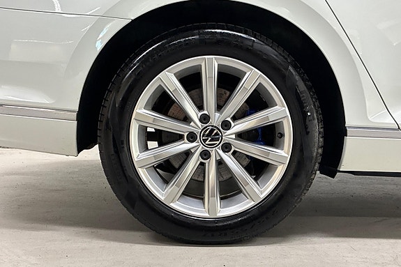Volkswagen Passat 11 of 27