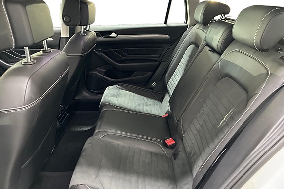 Volkswagen Passat 14 of 27