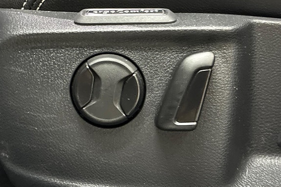 Volkswagen Passat 25 of 27
