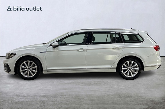 Volkswagen Passat 9 of 27