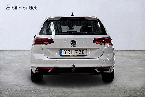 Volkswagen Passat 7 of 27