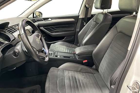 Volkswagen Passat 13 of 27