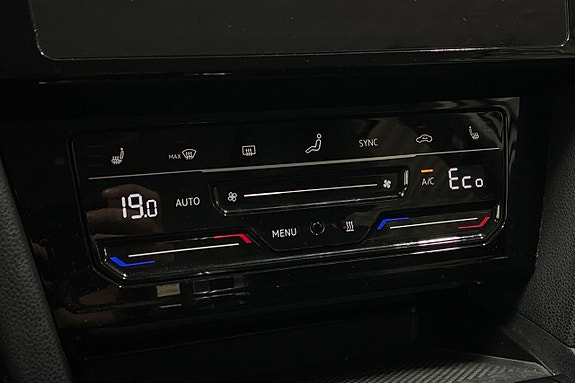 Volkswagen Passat 24 of 27