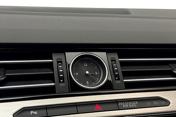 Volkswagen Passat 23 of 30