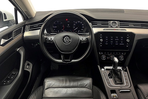 Volkswagen Passat 20 of 30