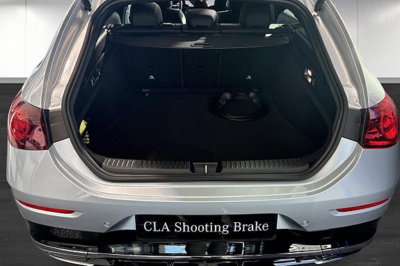 Mercedes-Benz CLA350 12 of 12
