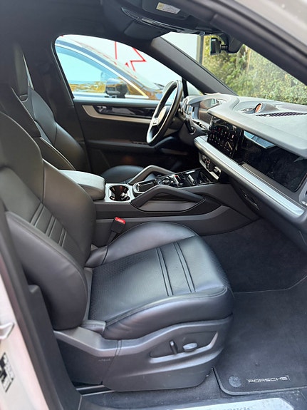Porsche Cayenne Coupe 8 of 10