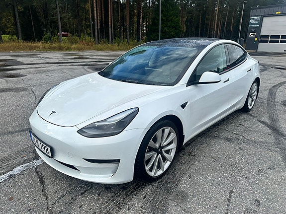 Tesla Model 3 2 of 11