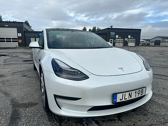 Tesla Model 3 6 of 11