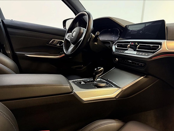 BMW 330e 6 of 10