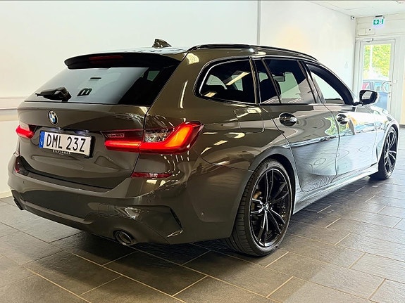 BMW 330e 10 of 10