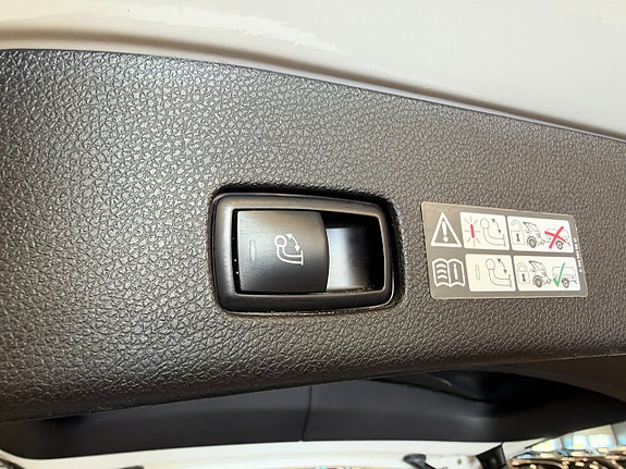 Mercedes-Benz GLS63 21 of 23